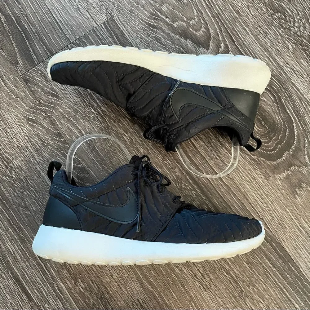Nike Roshe Run Quilted Sneakers